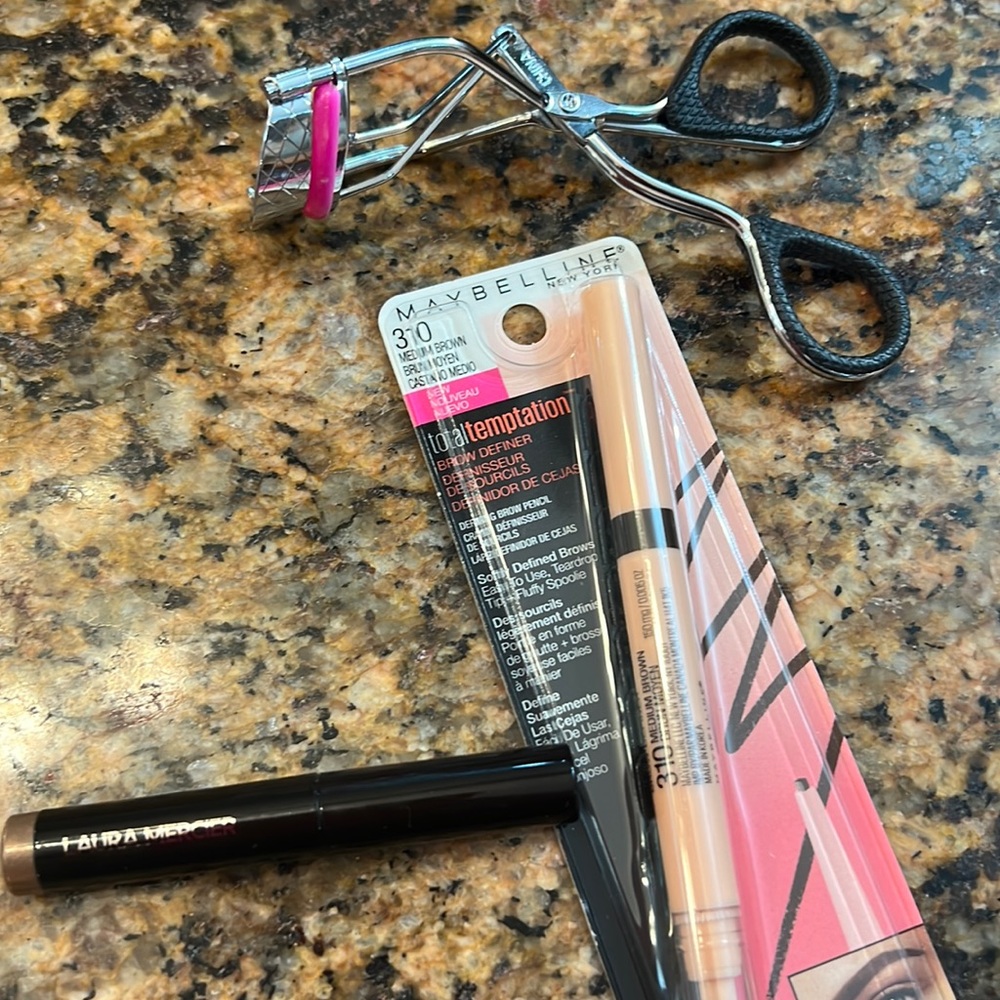 Maybelline Med brown brow definer